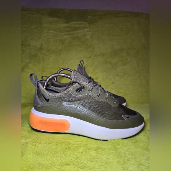 Nike Womens Air Max Dia
Green Casual Shoes - Picture 3 of 7